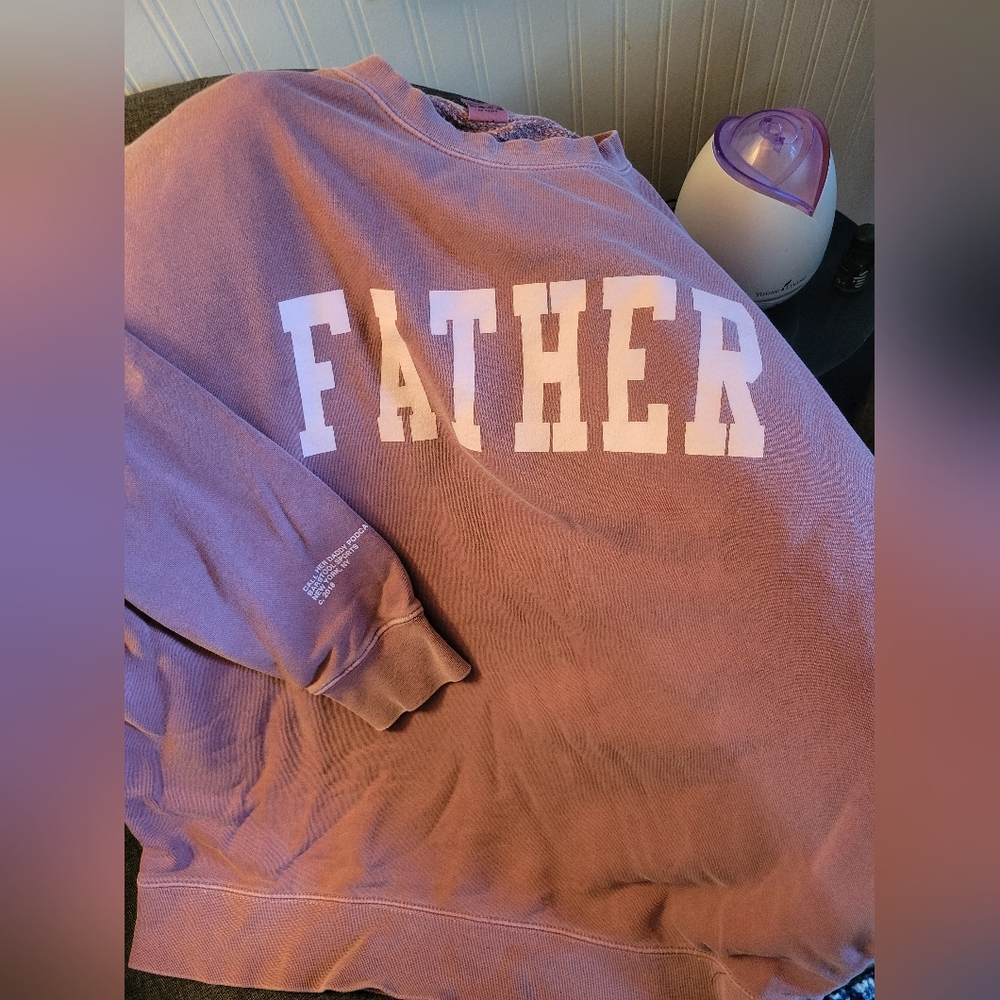 "Call Her Daddy" Podcast Sweatshirt, pink, slightly used